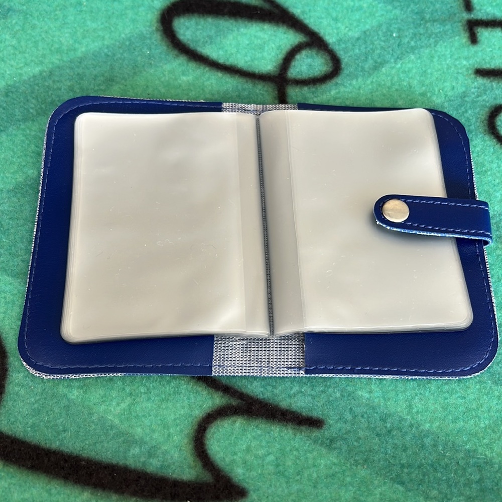Card holder - Picture 2 of 2